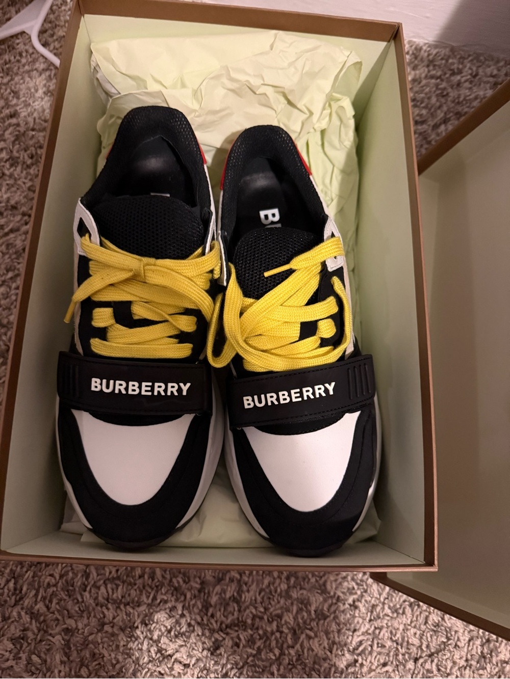 Burberry Sneakers (unisex) - Picture 4 of 8